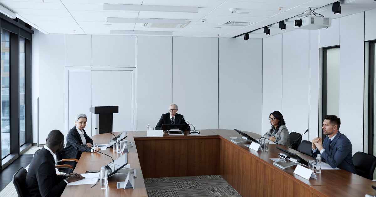 Dirigeant pilotant la stratégie IA en comité de direction