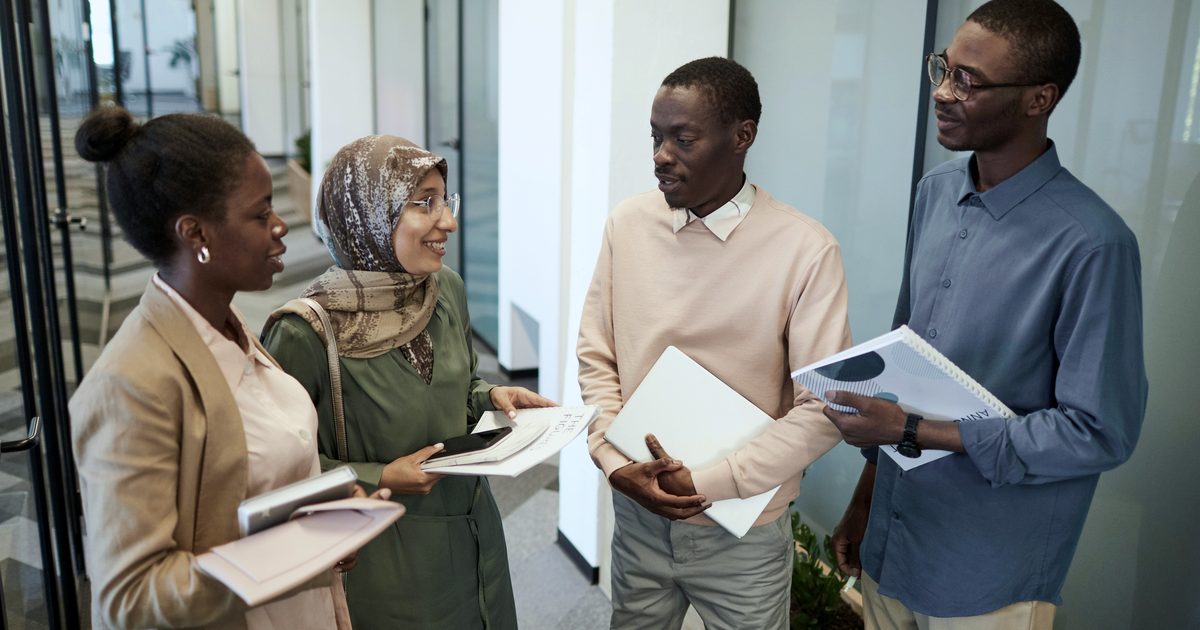 Professionnelle RH en entretien individuel avec un collaborateur