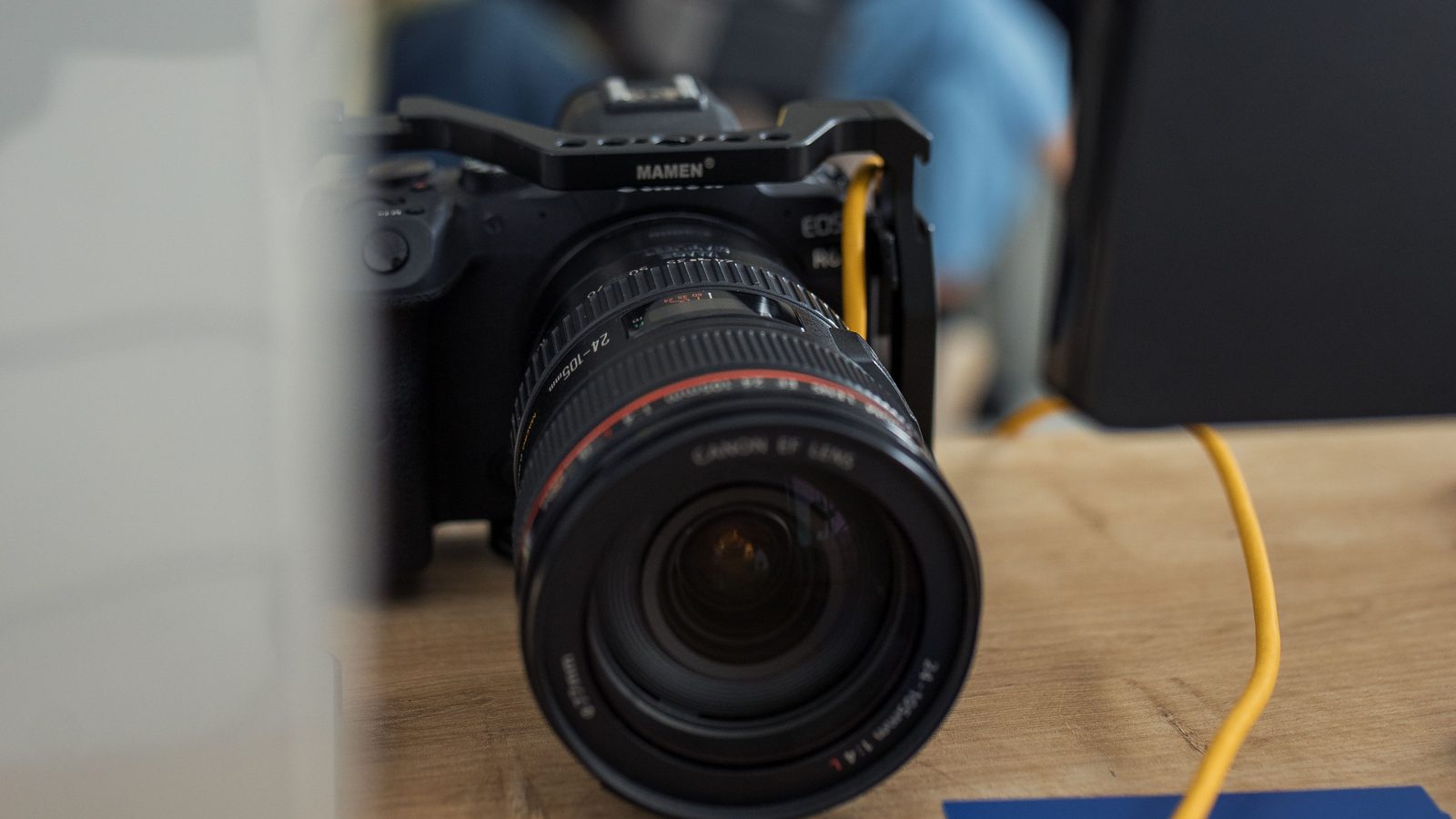 Caméra professionnelle dans un studio de production