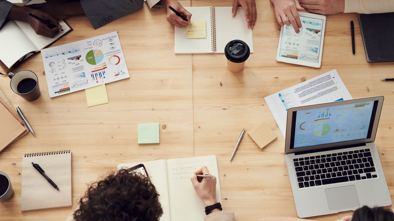 Analyse de données RH sur ordinateurs