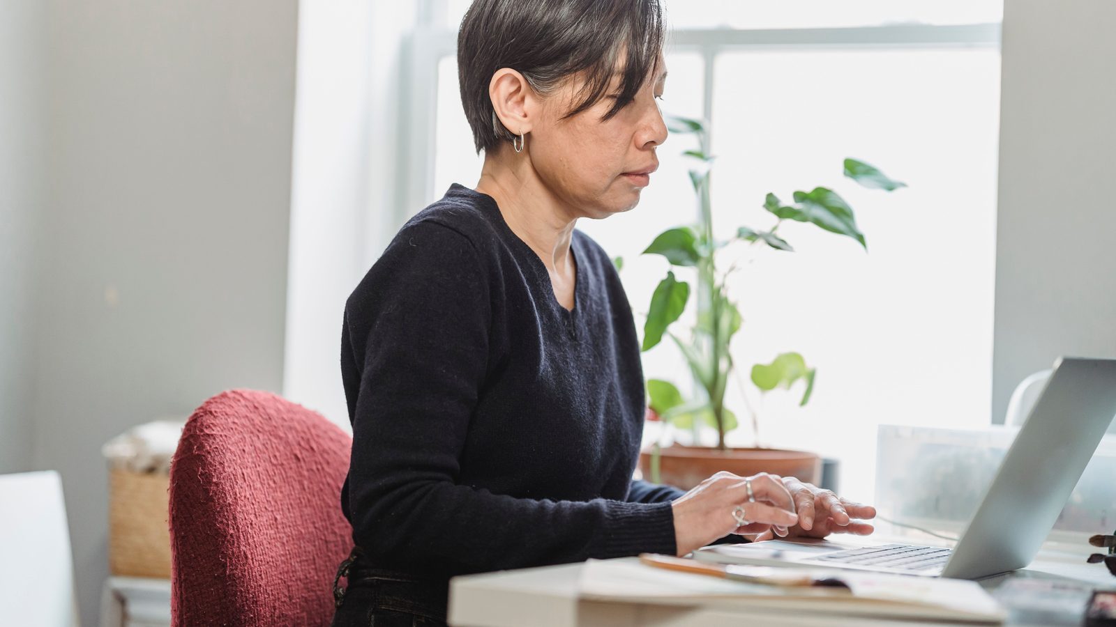 Recherche d'information en ligne sur ordinateur portable